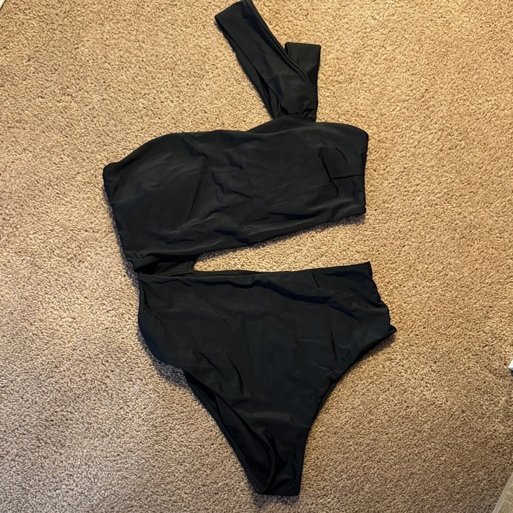 SHEIN Black Asymmetrical One-Piece Swimsuit - Picture 1 of 4